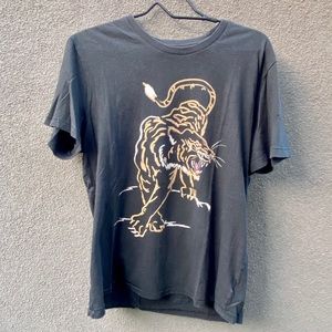 TIGER King Tee